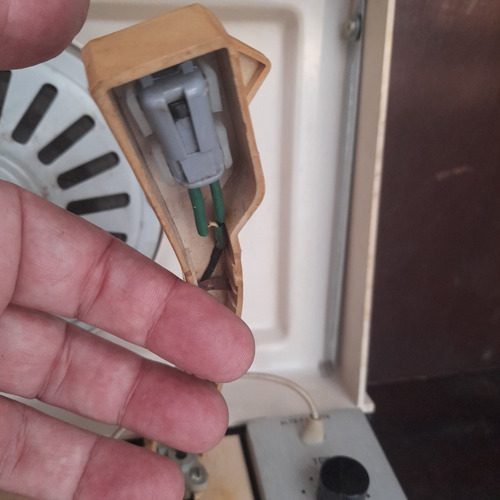 Imagem 4 de 9 de Vitrola Antiga Delta Sem Testar Pra Decoração Ou Peças.