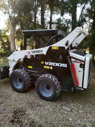 Minicargadora Terex V200 S + Hoyadora
