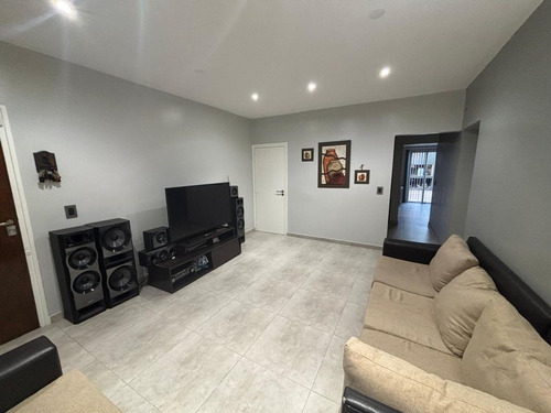 Venta Casa 3 Dormit Godoy Cruz Reciclada A Nuevo