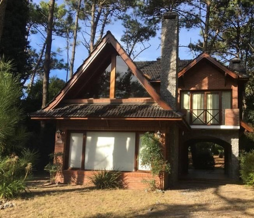 Excelente Casa  En Lugar Estratégico De Maqr De Las Pampas