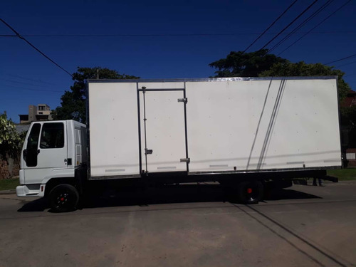 Ford Cargo 712 No Mercedes Benz 710 No Ford Cargo 915