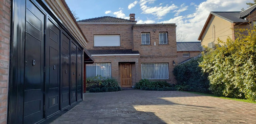 Venta Rosario Fisherton Importante Propiedad Sobre Bv. Argentino. Jardin Y Piscina.
