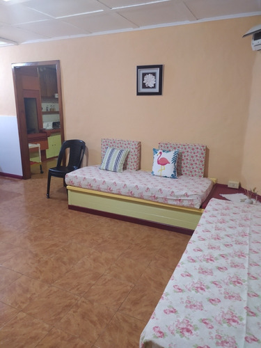 Imagen 3 de 16 de Casa Muy Buena Ubicación, 5 Ambientes Y Dependencias.