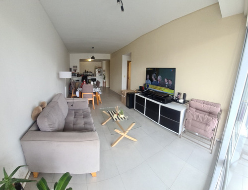 Dorrego 2400 Y Av. Cabildo. Torre Hollywood. Piso 6 Al Frente Con Vista Abierta. 2 Ambientes. 53 M2. Balcón Corrido Cochera Fija Y Cubierta. Amenities: Pileta Con Deck. Solarium. Terraza Con Parrilla.