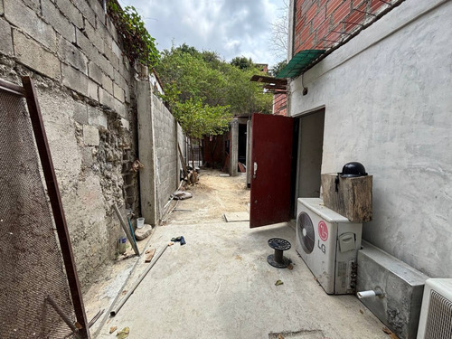 Ji 25-18345. En Venta Terreno De 240m2 Con Bienhechurías, Ubicado En Guatire.