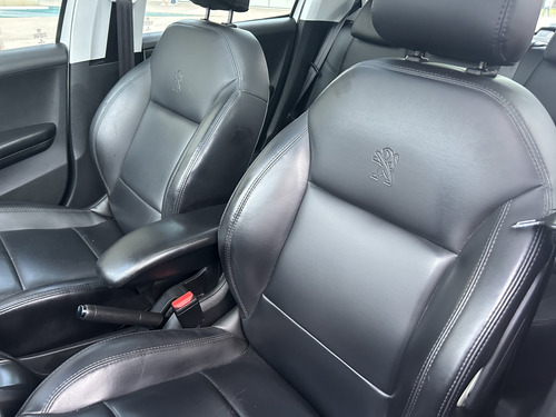 Peugeot 208 1.6 GRIFFE 16V FLEX 4P AUTOMÁTICO