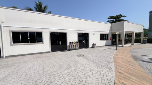Apartamento Com: Piscina, Elevador, Garagem, 2 Quartos Em Campo Grande Rj
