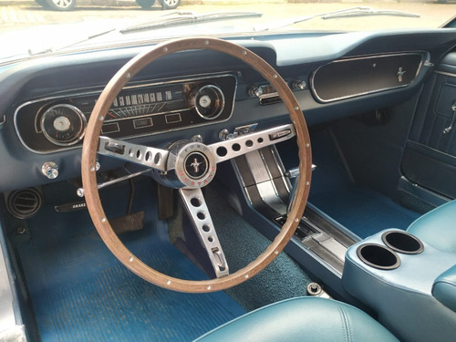 Imagem 8 de 15 de Mustang Fastback 1965, Placa Preta Em Exepcional Estado