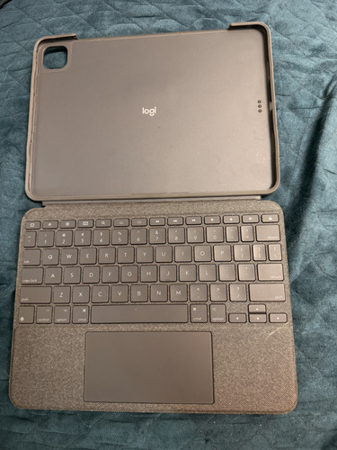 Backlit Keyboard Case With Trackpad For iPad Pro® 11-inch (Usado)