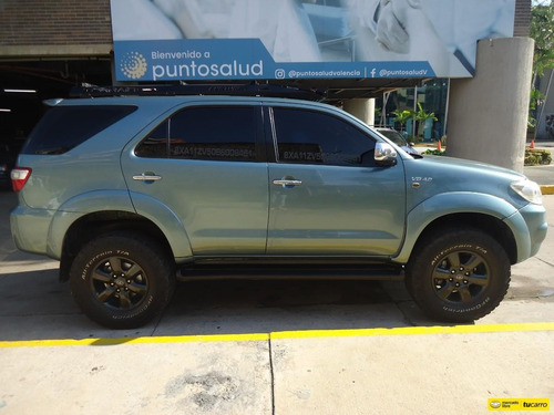 Toyota Fortuner 2011