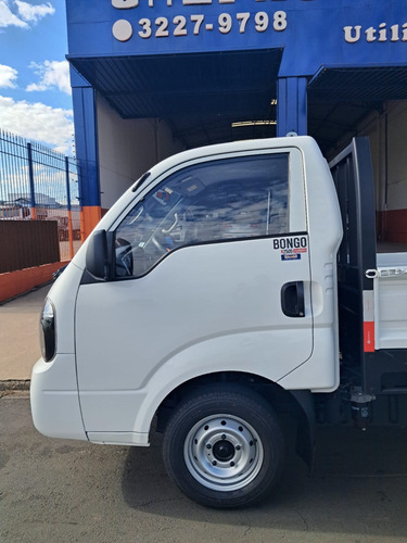 Kia Bongo 2.5 K2500 4X2 Rs Turbo S/ Carroceria 2P
