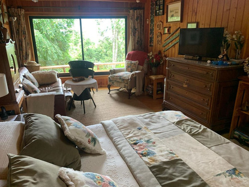 Casa En Venta De 8 Dorm. En Panguipulli