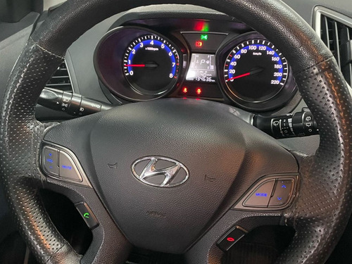 Hyundai HB20X Style 1.6 (Aut)