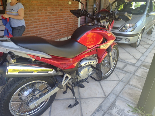 Imagen 8 de 12 de Honda Falcon 400