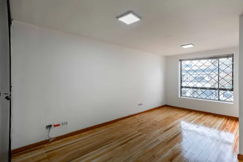 Casa En Arriendo/venta En La Castellana. Cod A23954