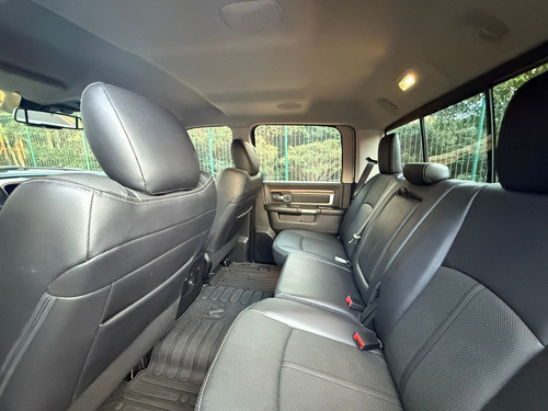 RAM Ram Classic 5.7 Laramie Night Edition Cab. Dupla 4X4 Aut. 4P