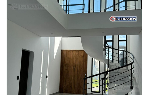 Casa En Venta En El Barrio Costas, Puertos / Escobar