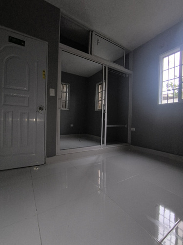 Apartamento De 2 Habitaciones Un Baño Sala Cocina Comedor