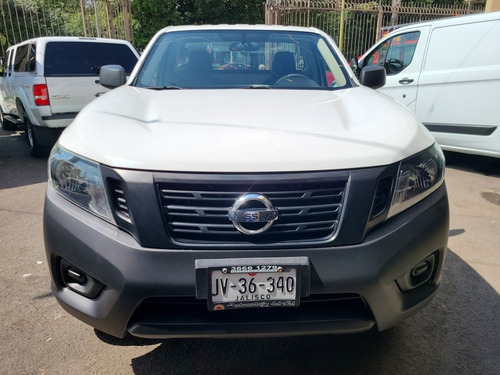 Imagen 2 de 10 de Nissan Np300 2017 2.5 Pick-up Dh Aa Pack Seg Mt