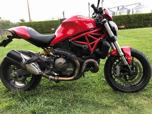 Ducati Monster 821, 2017 Red, No Permuto.