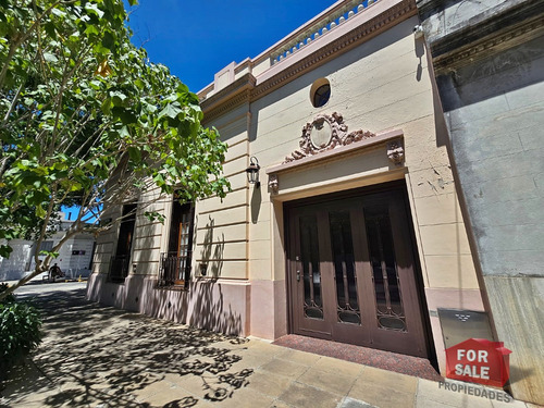 Excelente Lote En Esquina Con Gran Potencial Constructivo