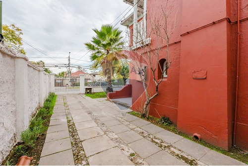 Casa Con Uso Habitacional Y Comercial En Ñuñoa