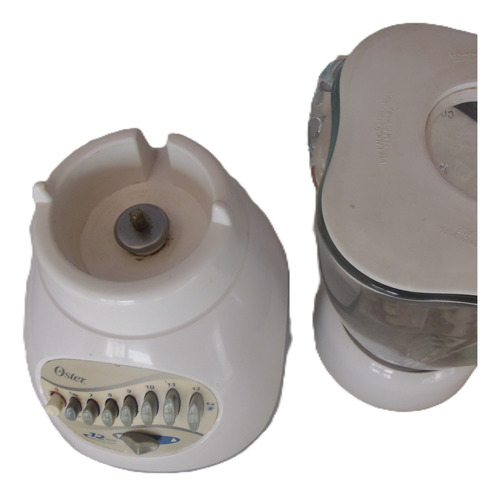 Licuadora Oster 6805 450w, 1.25 Lts 12 Velocidades Blanco (Usado)