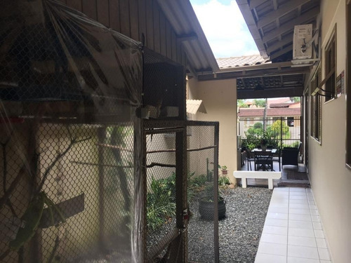 Imagem 18 de 18 de Casa No Glória Com 4 Quartos Para Venda, 194 M² - Lg5029