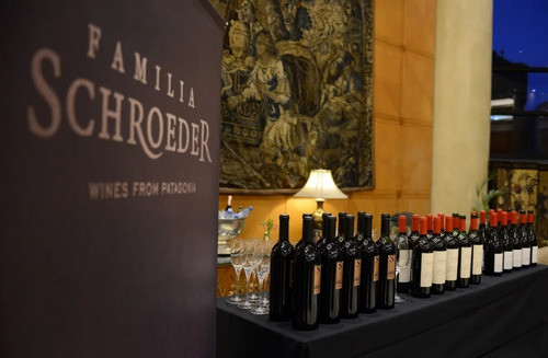 Vino Familia Schroeder Pinot Noir Caja X6 Unidades