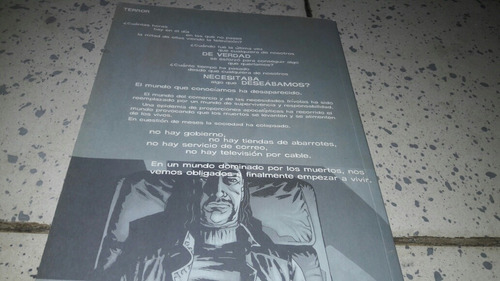 The Walking Dead Los Muertos Vivientes # 6 Está Triste Vida