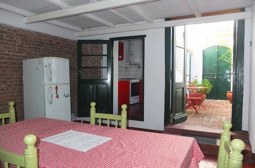 Departamento En San Telmo - Encantador Ph Antiguo Con Patio Colonial - Alquiler Temporario - 3 Ambientes