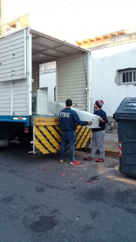 Imagen 1 de 10 de Fletes Mudanzas Economicas Capital Caballito Urquiza Recolet