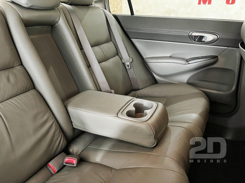 Honda Civic 1.8 LXS 16V FLEX 4P AUTOMÁTICO