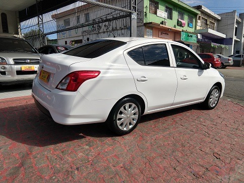 Nissan Versa 1.0 12v 2016 Vilage Automoveis Sem Entrada