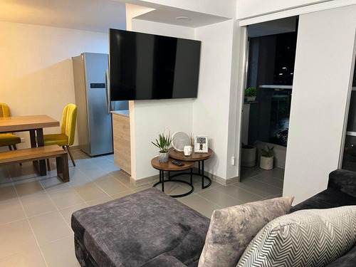 Apartamento En Venta En La Loma De Los Bernal, Medellín