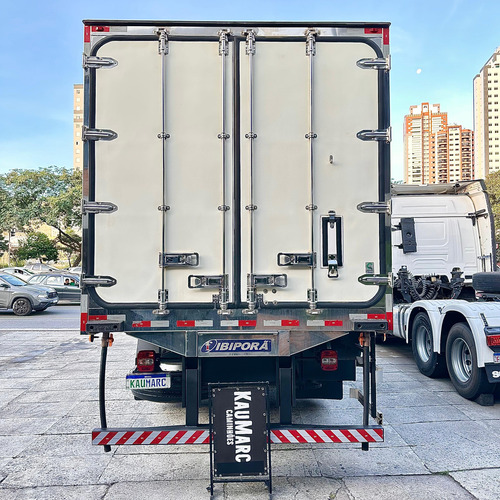 Vw 30-330 Ano 2023 Leito Teto Alto 8x2 Refrigerado Financia