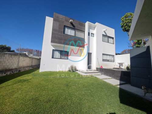 Casa En Renta En Fracc. Pedregal De Oaxtepec Con Alberca