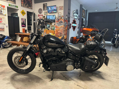 Harley Davidson Softail Street Bob