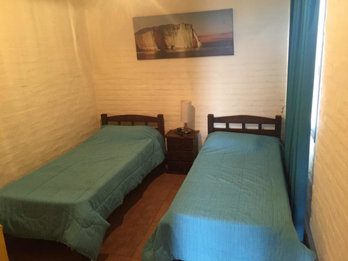 Alquilo Piriapolis Linda Casa Nuevita Frente Al Mar 3 Dormitorios 2 Banos ,totalmente Equipada Para 7 Personas