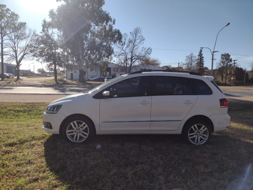 Volkswagen Suran Higline 1.6 Nafta 2017