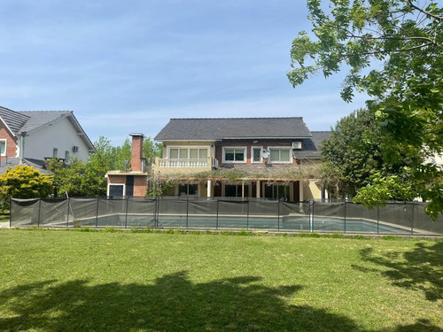 Casa En Venta En Country Los Puentes, Lujan