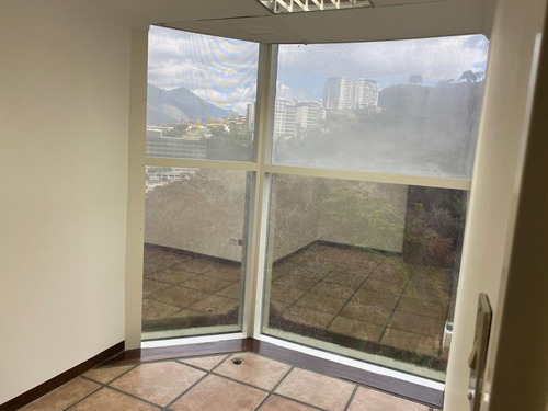 Imagen 4 de 13 de Hermosa Oficina En Alquiler Ideal Para Esteticas O Consultorios Medicos/con Hermosa Vista Las Mercedes