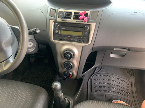 Imagen 9 de 12 de Toyota Yaris Hatch Back
