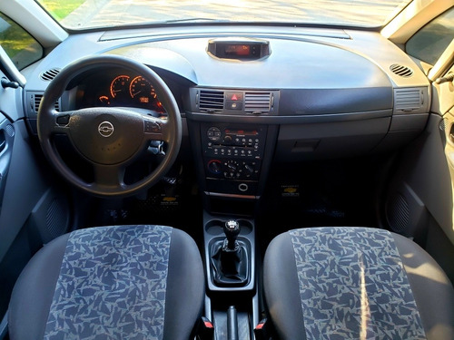 Imagen 11 de 25 de Chevrolet Meriva 1.7 Gl 2005