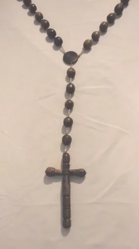 Rosario De Madera Pulida