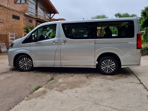 Imagen 5 de 14 de Toyota Hiace 2023 2.8 Tdi Wagon 6at 10a