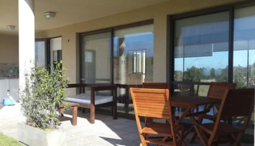Casa En Venta De 4 Dormitorios C/ Cochera En Costa Esmeralda