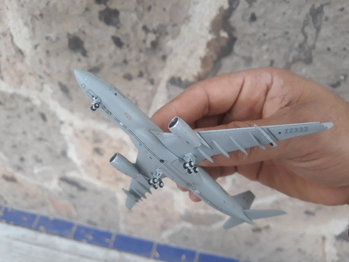 Avion Airbus A330-200 Mrtt De Royal Air Force escala 1:400