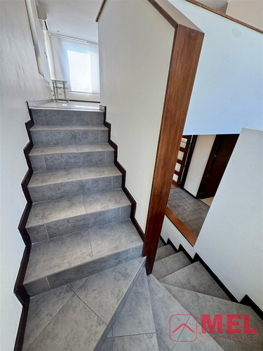 Casa En Arriendo De 4 Dorm. Mas Serv En Chamisero Colina