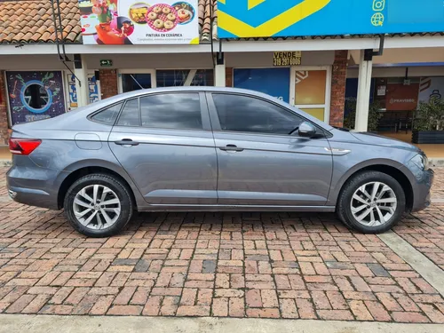 Volkswagen Virtus Highline 1.6cc TP AA 4X2